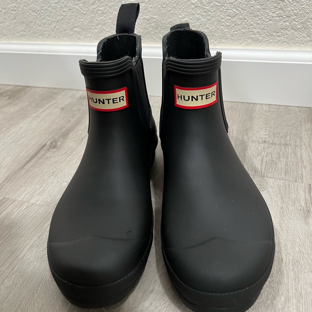 Hunter’s chelsea boot size 6